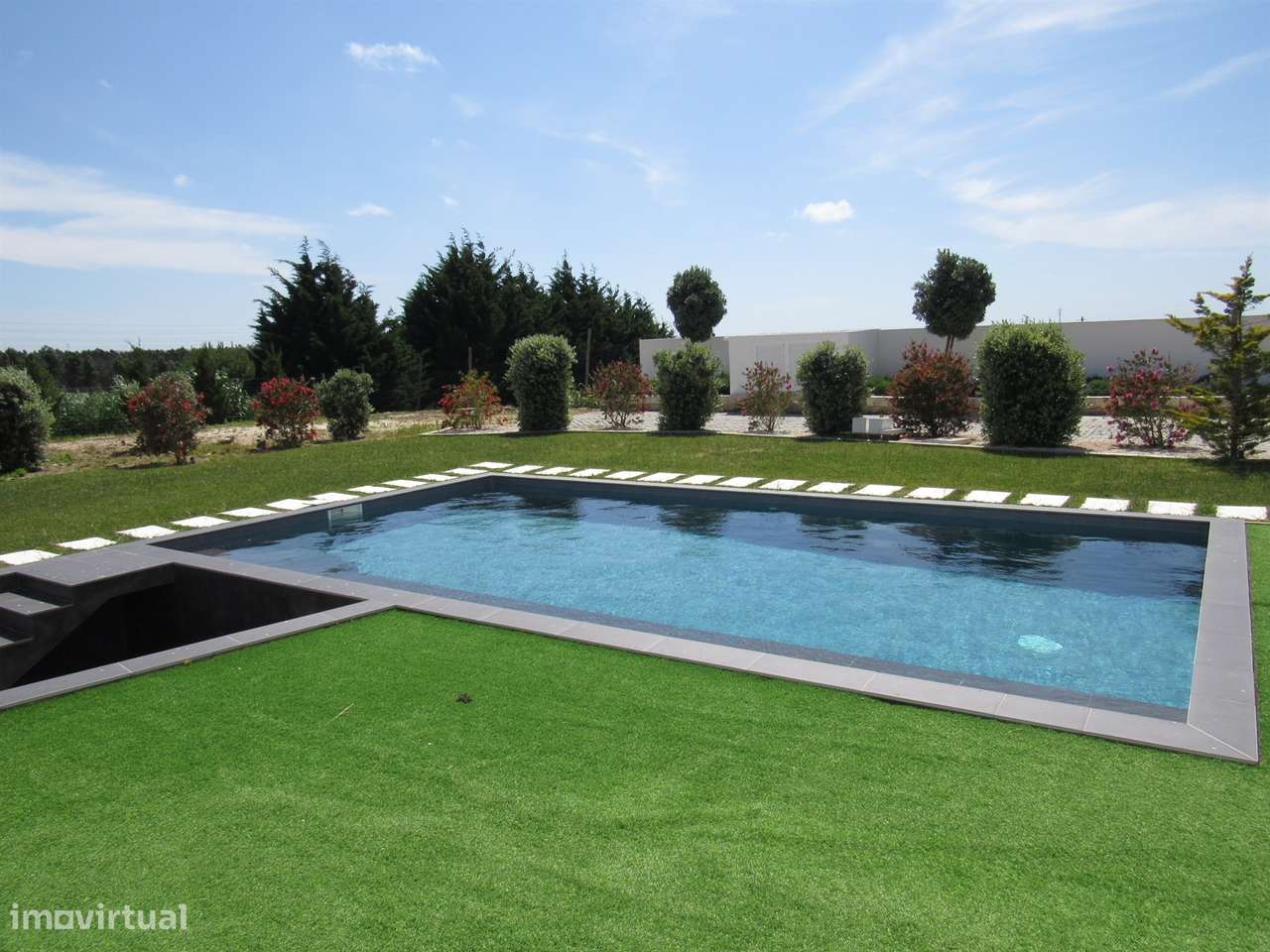 Moradia contemporânea 4 quartos a estrear-16