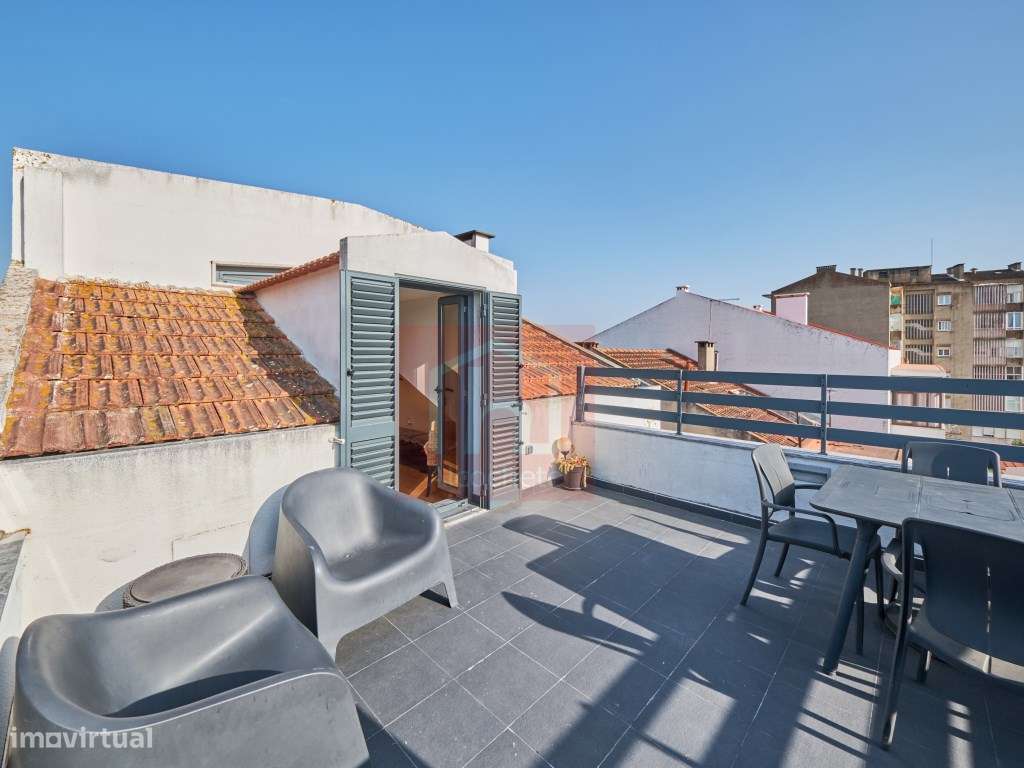 Apartamento duplex T2 com terraço com vista desafogada no centro do...-26