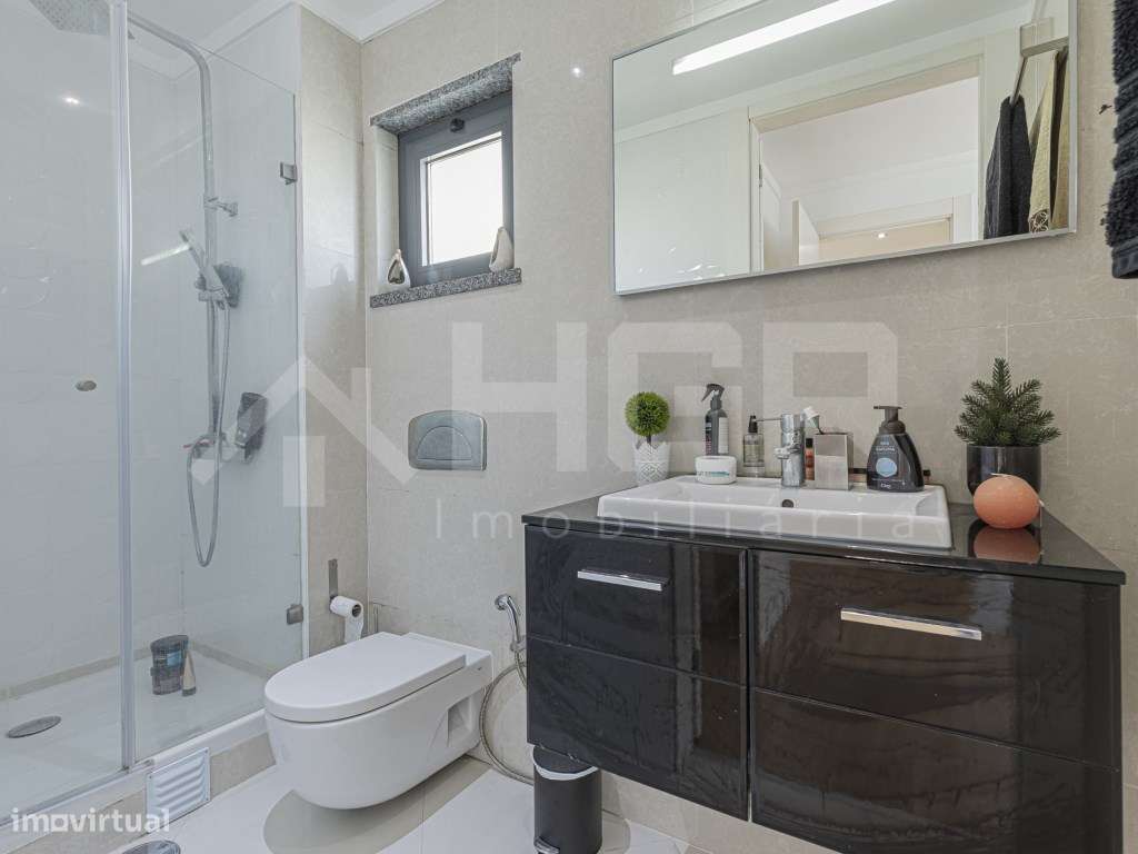 MORADIA V4 | SEMI-NOVA | 2 PISOS | GARAGEM | EXCELENTES ACESSOS ROD...-16