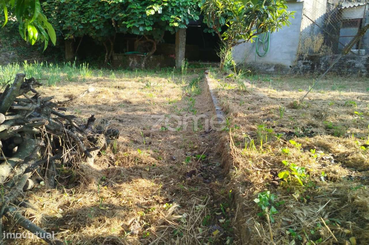 Moradia em Pedra com quintal em Matados, a 5 minutos Mangualde-16