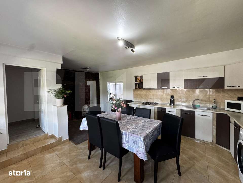 Casa individuala spatioasa, situata in orasul Teius - Imagine principală: 4/17