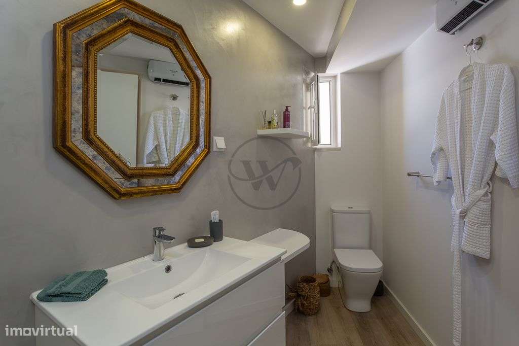 Moradia T5 com jardim e piscina no coração histórico de Azeitão-27