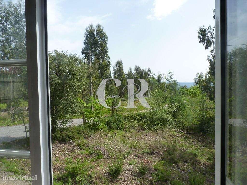 Fantástica moradia T3 com garagem e terreno generoso em Vila Facaia –-38