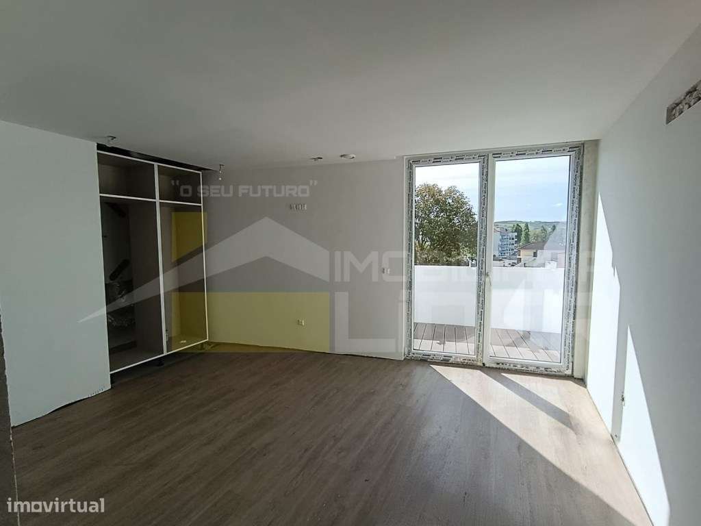 T4 penthouse duplex na Lourinha-22