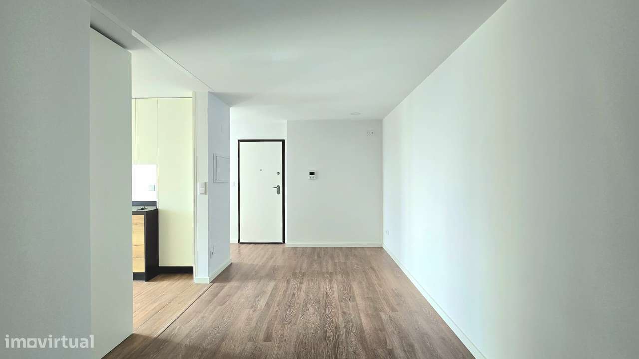 T3 semi-novo | Totalmente equipado | Exposição nascente/sul-1