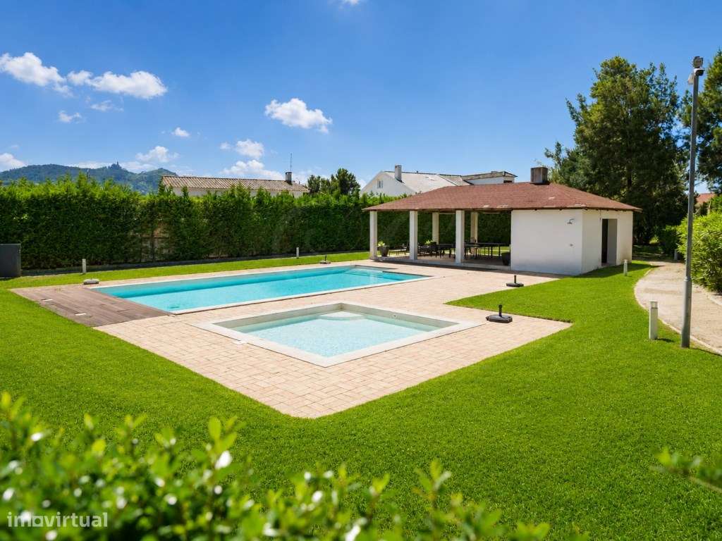 Moradia T5+2 c/piscina e Vista sobre Palácio de Sintra e Serra | Si...-9