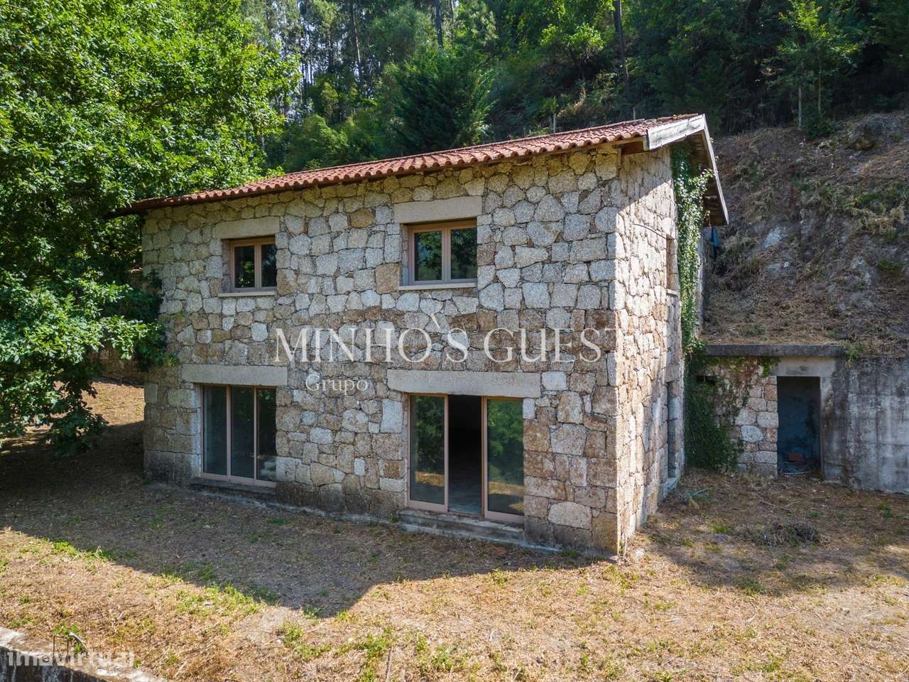Moradia Rústica V3 (250m2) c/ vista rio - Caniçada, Gerês-9