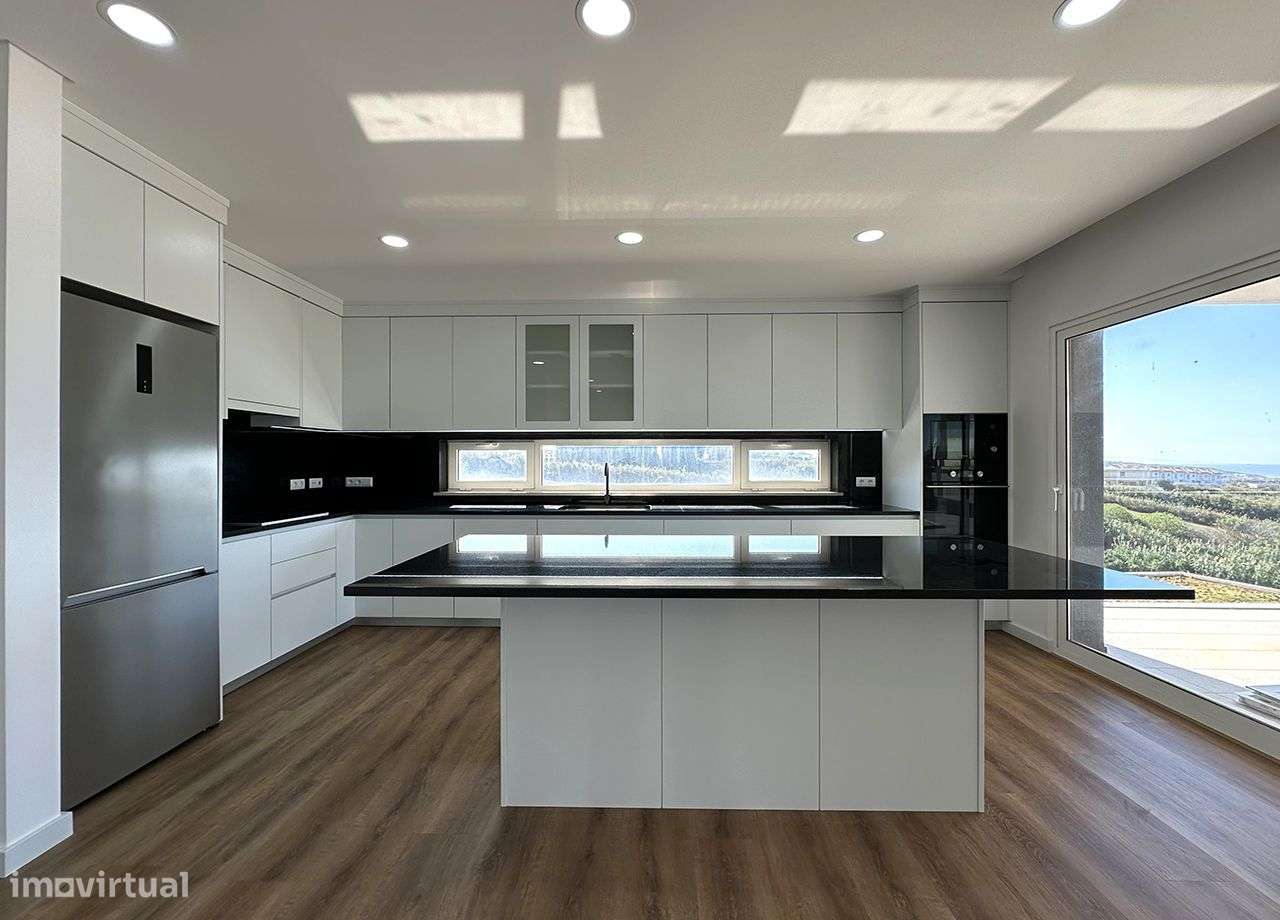 Magnífica Moradia V4 com vista desafogada - Abelheira Lourinhã-9