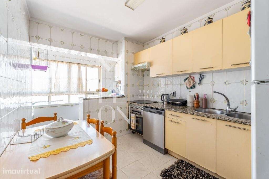 APARTAMENTO T3 COM 120M2 EM GRIJÓ-9
