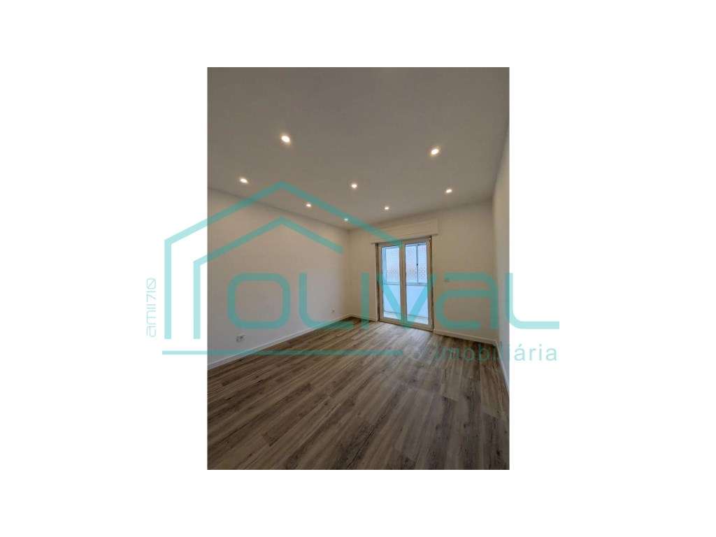 Apartamento t1 à venda na Avenida 25 de Abril - Grande imagem: 4/12