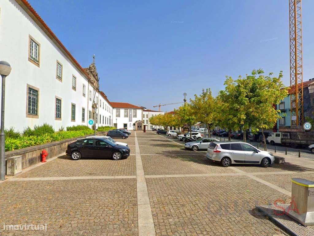 Apartamento T1+1 novo no centro histórico de Braga, no Largo Santia...-12