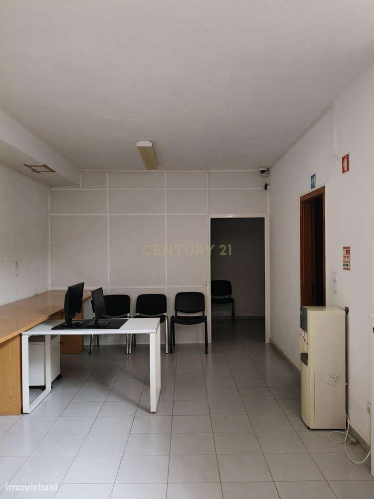 Loja  com 122 m2 em Outeiro de Polima-12