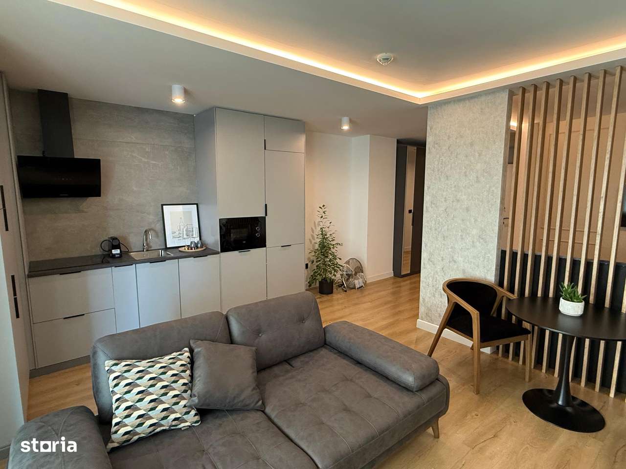 Studio Mamaia central cu vedere la lac-8