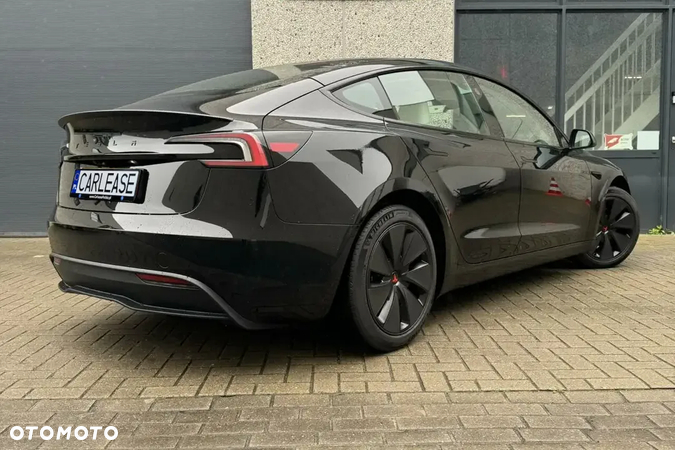 Tesla Model 3 RWD - 8