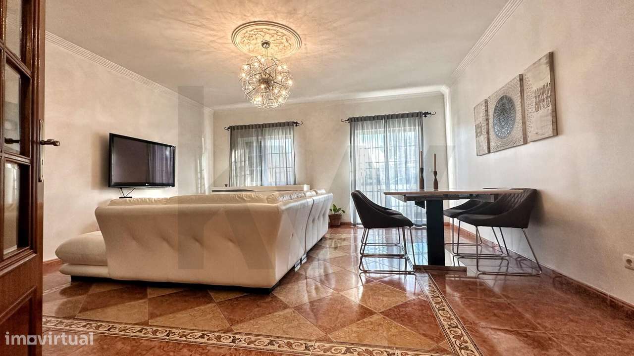 Moradia Geminada T4 – Quinta do Conde (Boa Água) - Grande imagem: 4/51