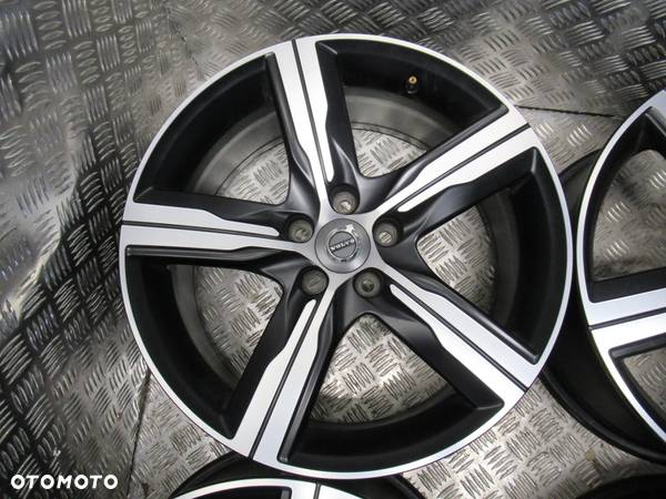 Felgi Volvo XC60 S60 V60 S90 V90 8Jx18 et42 5x108 - 5