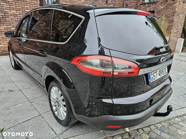 Ford S-Max - 17