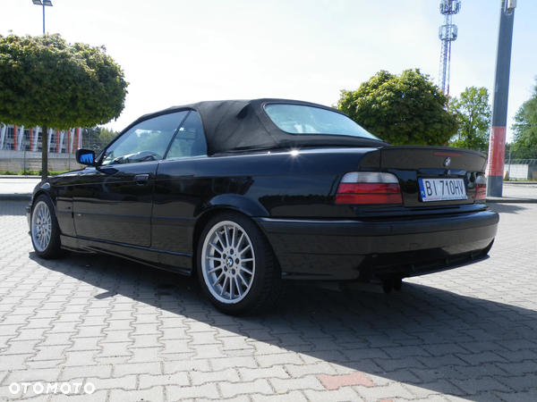 BMW Seria 3 320i Cabriolet - 8