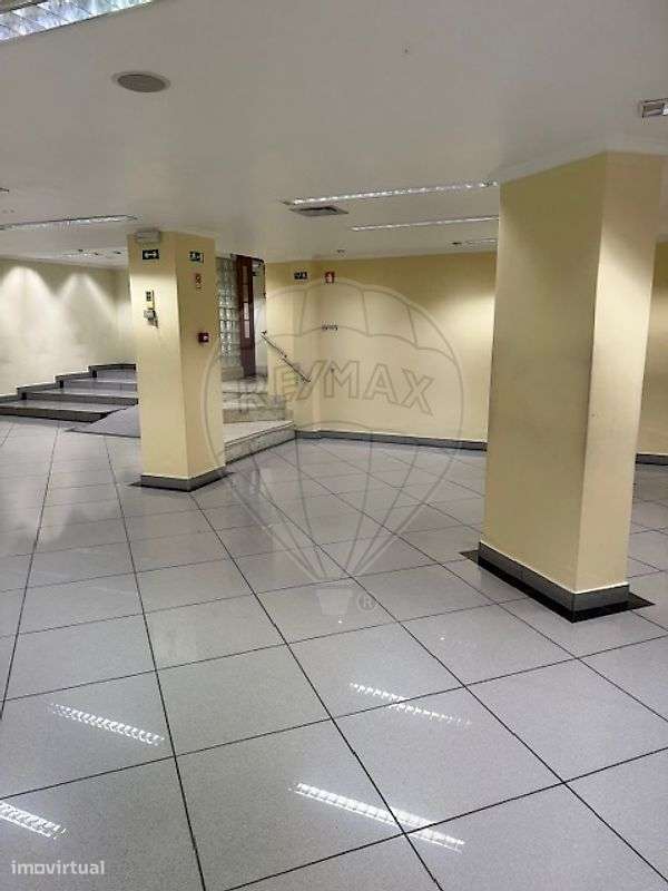 Loja  para arrendamento - Grande imagem: 1/12