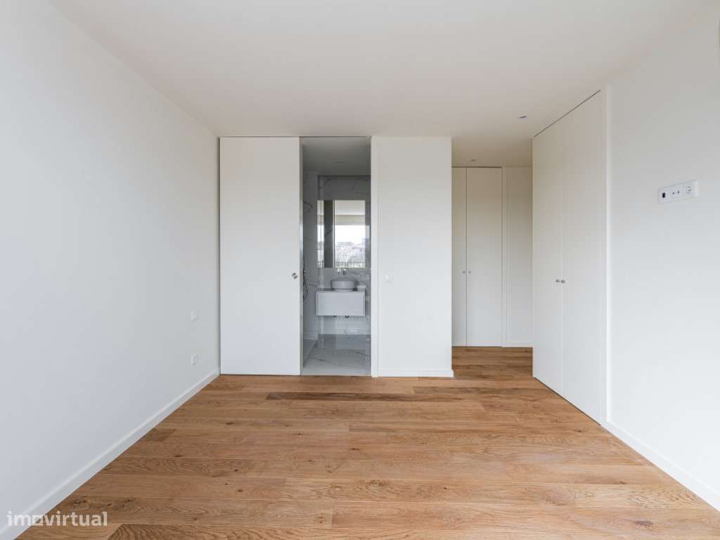 Apartamento T3 com 3 frentes em Matosinhos sul, no edifício Nautilus-23