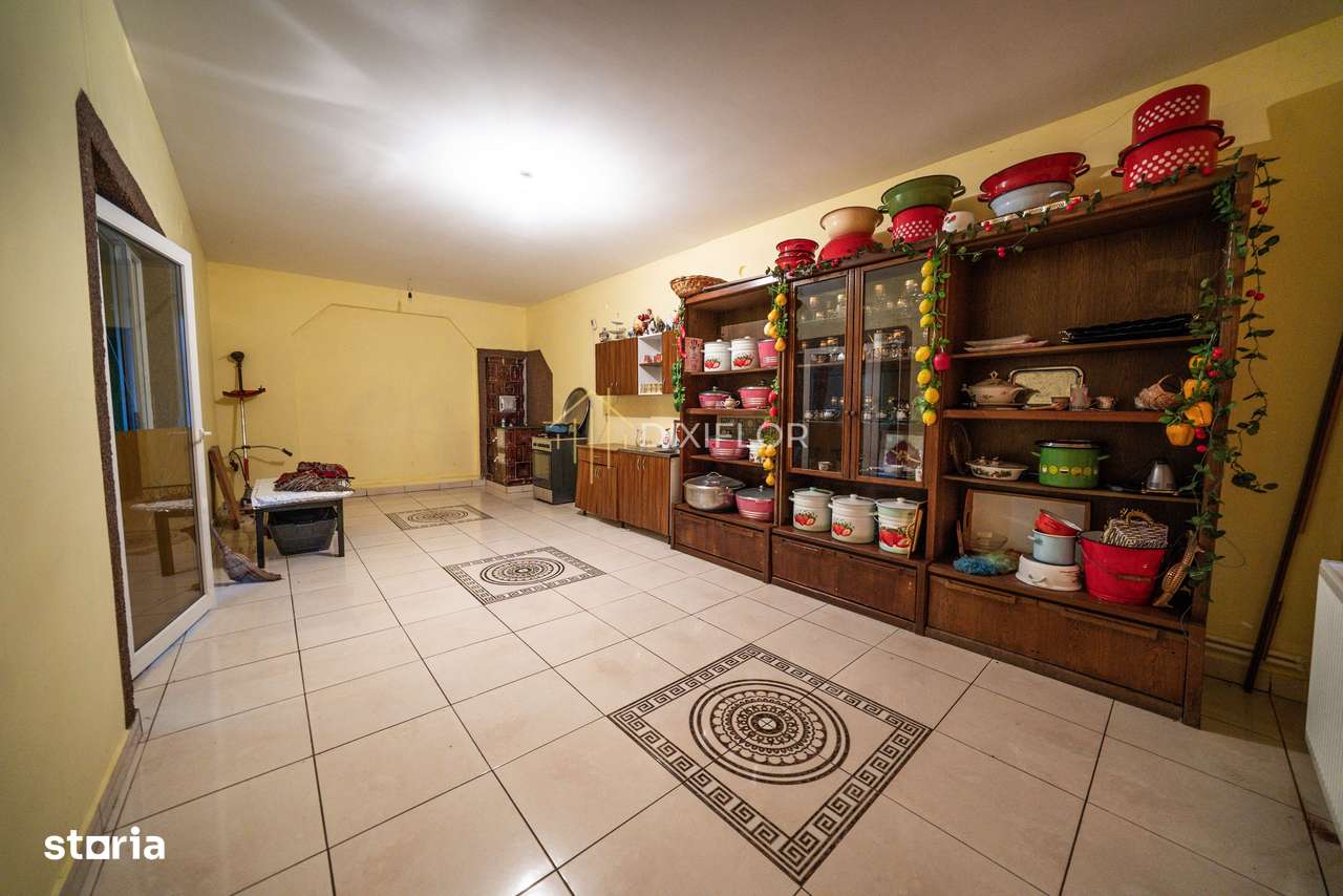 Casă în centrul localității Trei Sate - Imagine principală: 4/8