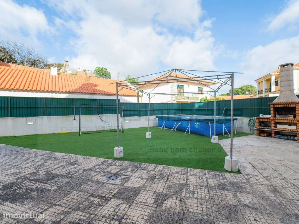 Moradia T5 com Jardim, Garagem ampla e Espaço para Piscina-41