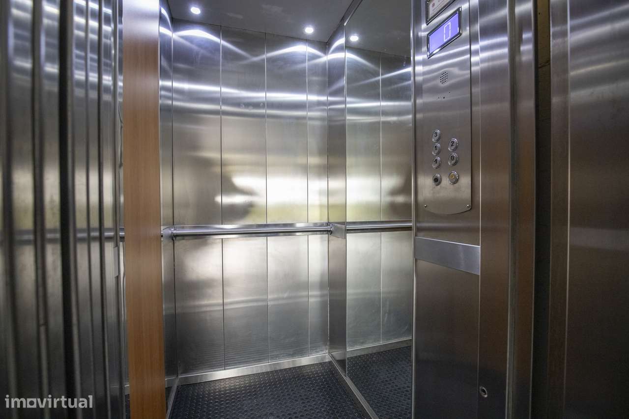 Apartamento T3 varanda estacionamento Corredoura Sesimbra-36