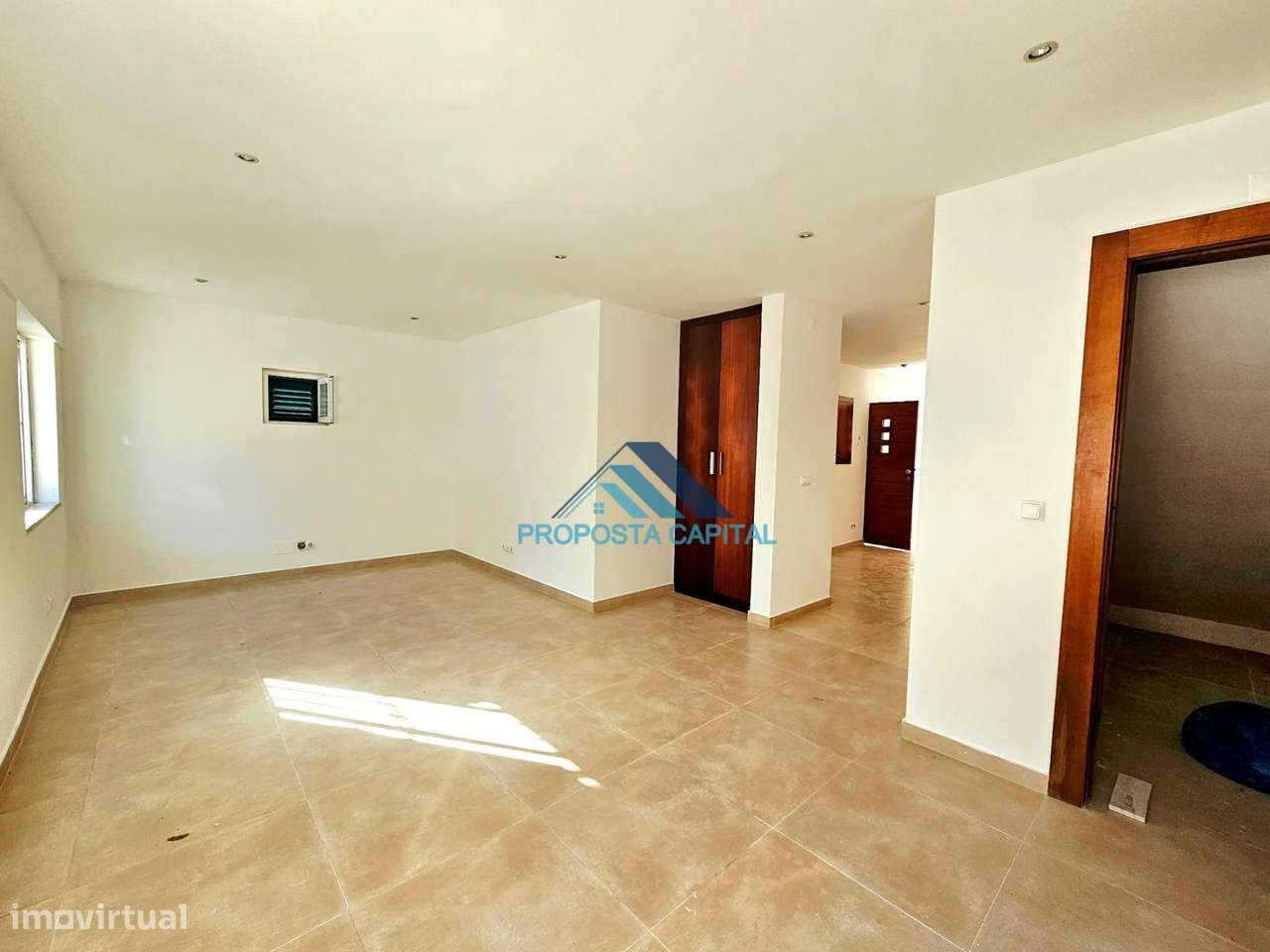 Moradia T4 com excelentes áreas exteriores - Oportunidade Única...-16