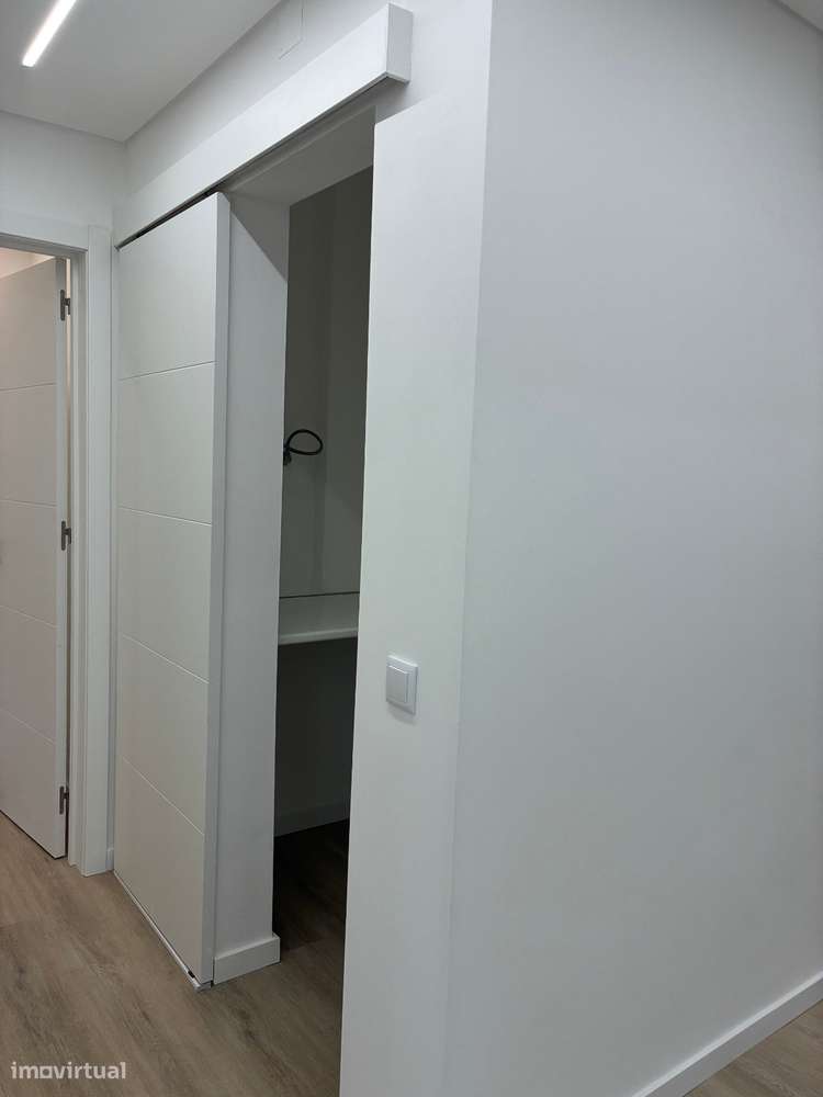 Apartamento T4 em Barreiro com Excelente Localização-17