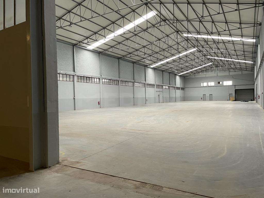 Armazém Industrial - Zona Industrial de Lousado (Vila Nova de Famal... - Grande imagem: 4/15