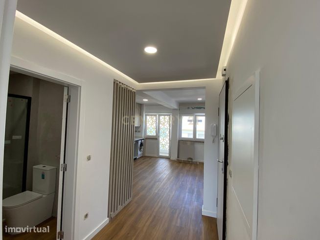 T2 com 90m² | Totalmente Remodelado com Acabamentos de Luxo – Sacavém-17