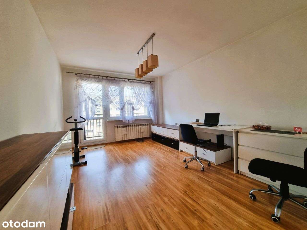 2 pokoje, Co, balkon!-1