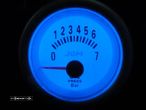 Manómetro fundo branco c/iluminação led azul disponível em pressão do turbo, pressão do oleo, temperatura do oleo, temperatura da água, voltagem - 6