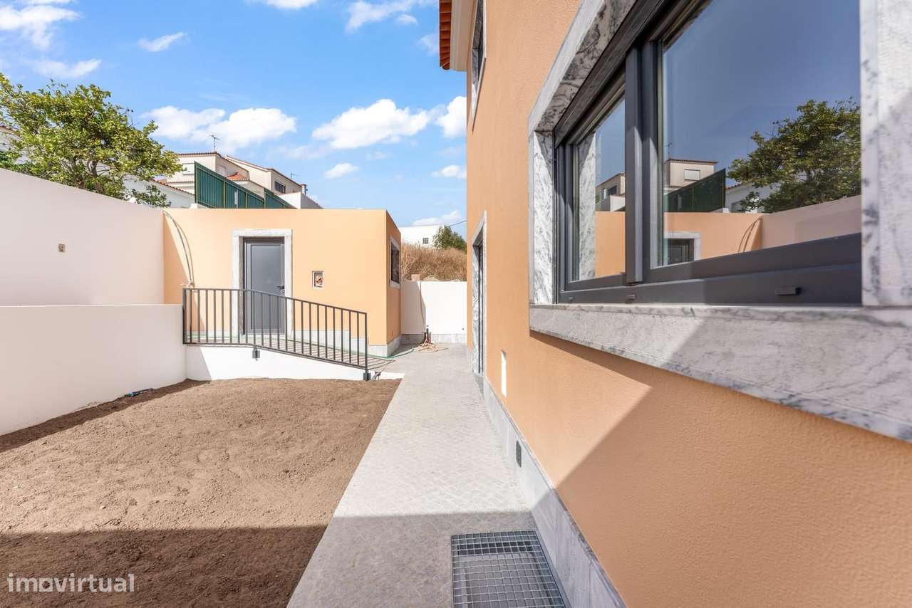 Moradia Geminada T3 + 1 com jardim, Alto dos Gaios, Cascais - Grande imagem: 5/36