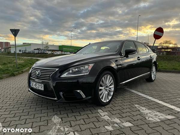 Lexus LS - 12