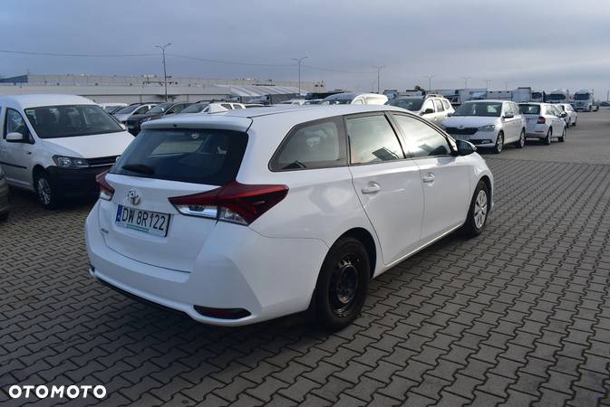 Toyota Auris 1.4 D-4D Active - 6