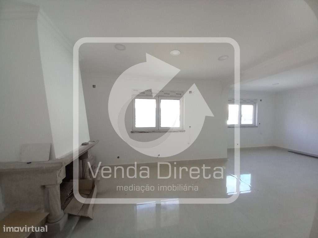 Excelente Moradia T5 totalmente Remodelada, nos Foros da Amora - Se... - Grande imagem: 5/23