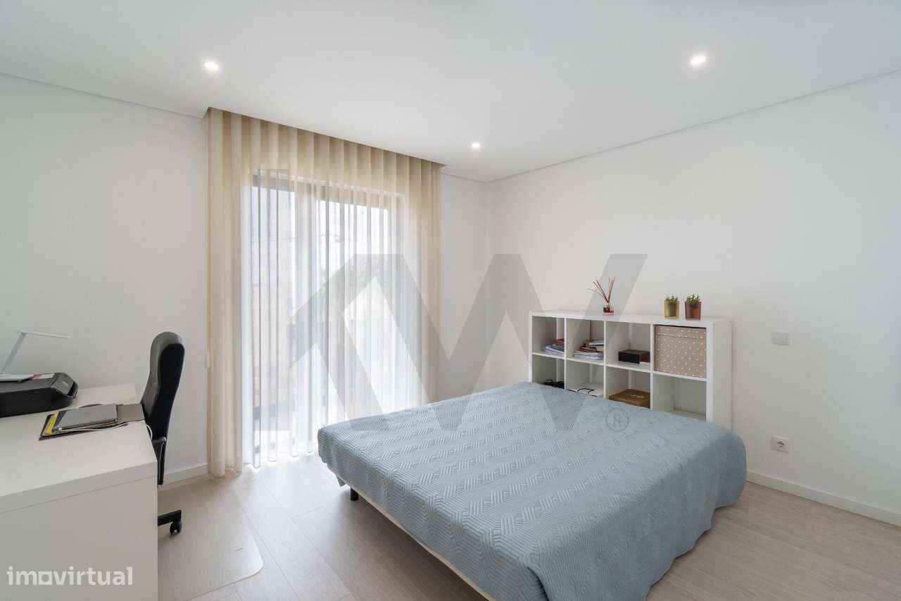 Exclusivo Apartamento T3 Contemporâneo de Alta Gama – Patacão, Faro-18