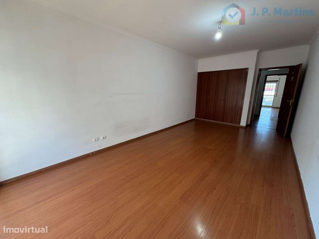 Apartamento T4 c/ varanda, Alto do Seixalinho, Barreiro-11