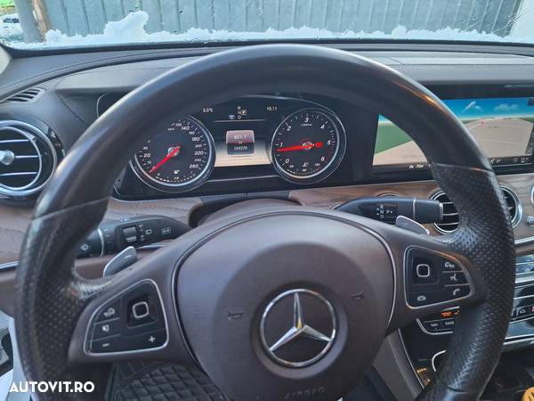 Mercedes-Benz E - 4