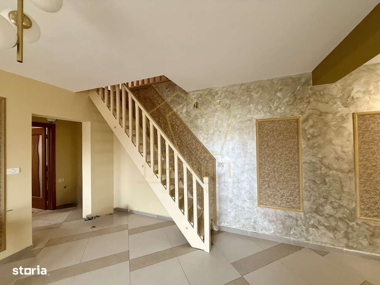 Apartament cu 2 camere renovat complet  |  Dambovita - Imagine principală: 4/8