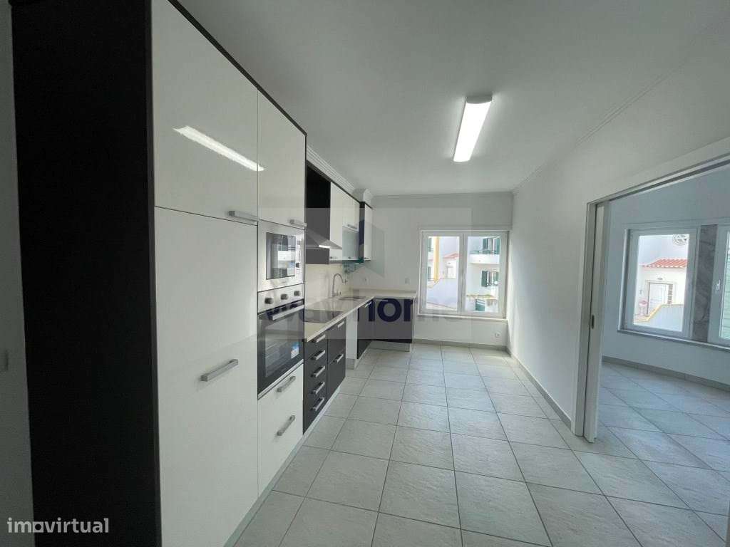 Moradia T4 | Remodelada | Vista de mar | Ericeira-5