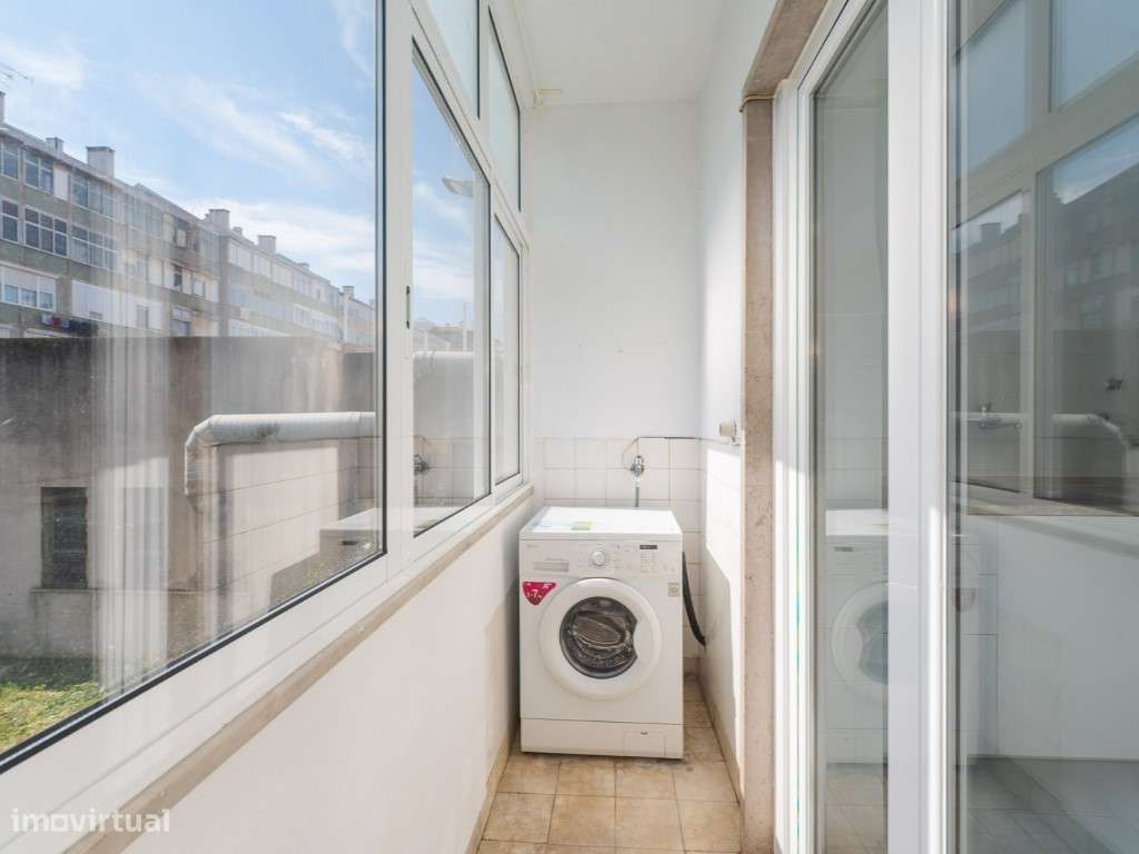 T2 convertível em T3 com varandas na Damaia de Cima - Grande imagem: 4/28