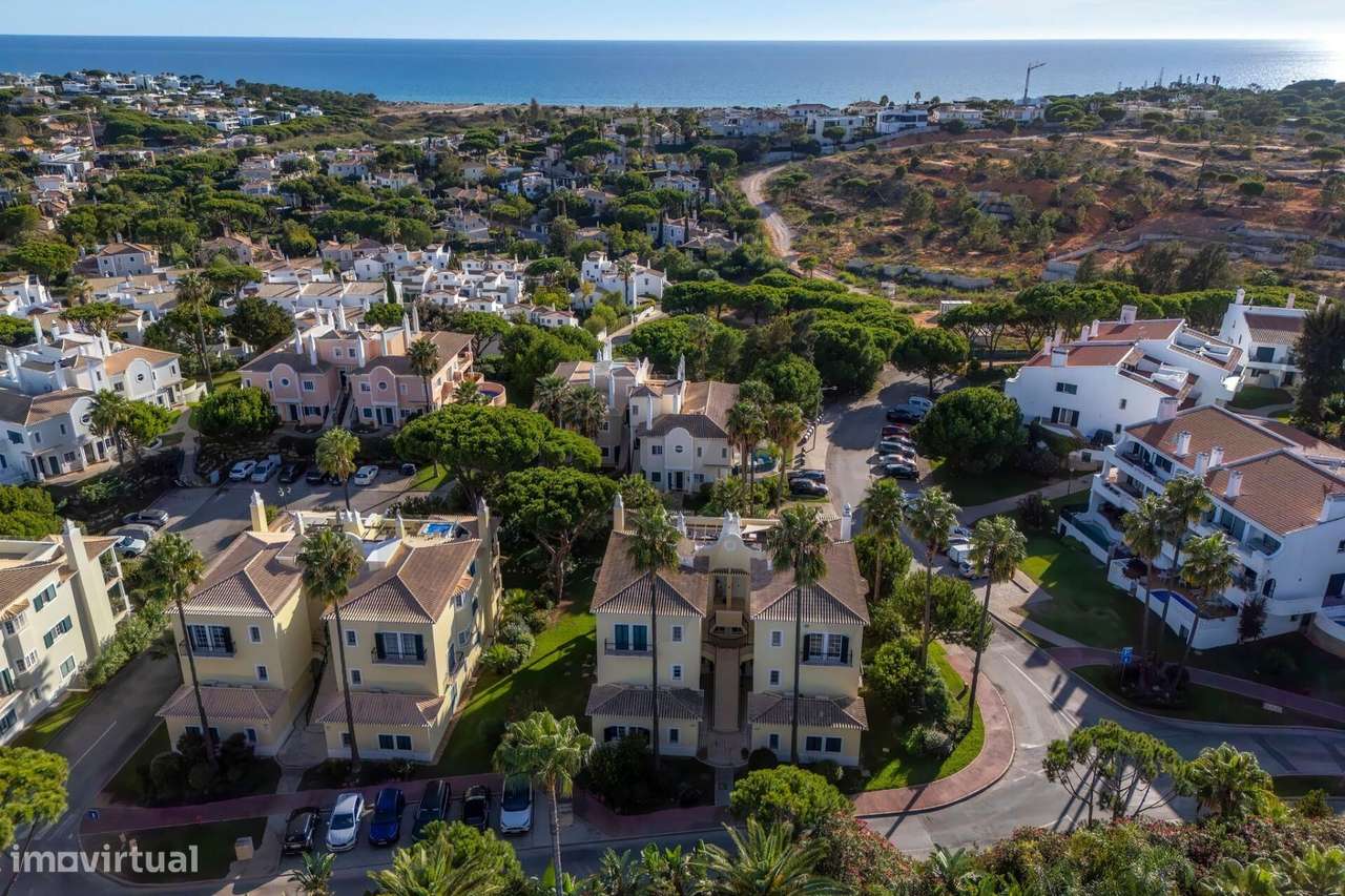 Apartamento T2 com terraço amplo virado a sul em Vale do Lobo, a 4 min-0