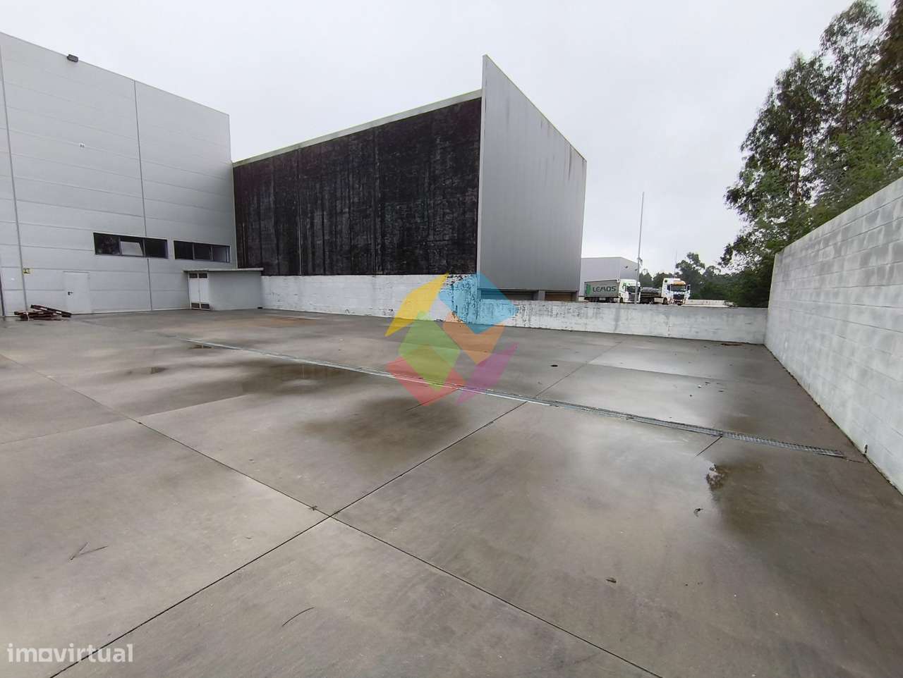 Pavilhão Empresarial Pronto a Utilizar – Fiães!-3