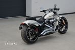 Harley-Davidson Softail Breakout - 18