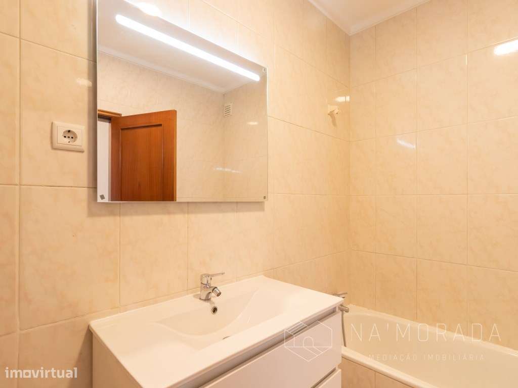 Apartamento T4 renovado para venda em Escapães, Santa Maria da Feira-15