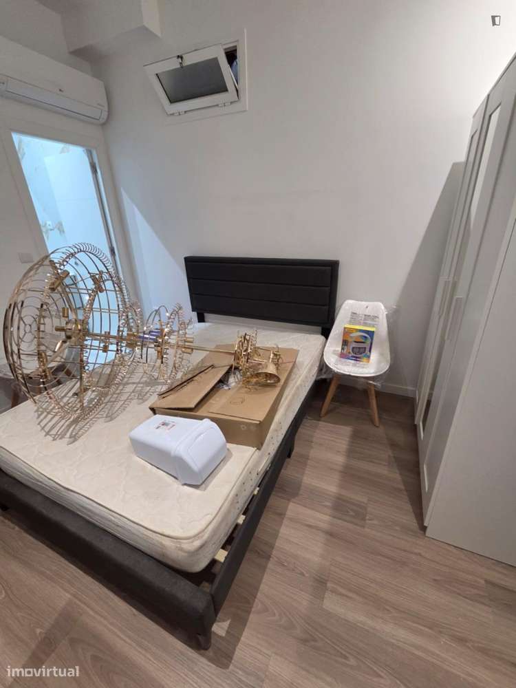 Quarto - localizado em Santo Ildefonso Porto - Grande imagem: 4/8