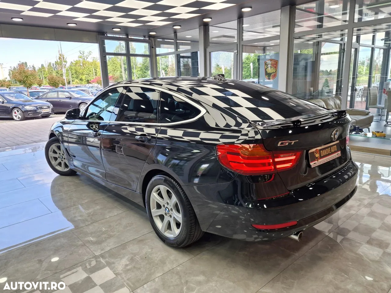 BMW Seria 3 318d GT Aut. - 10