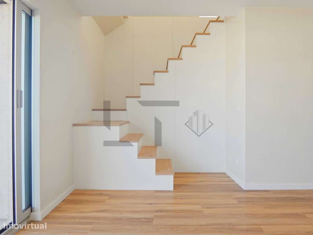 Penthouse T3 (possível T4) com Terraço, plena vista Rio e Garagem, ...-44